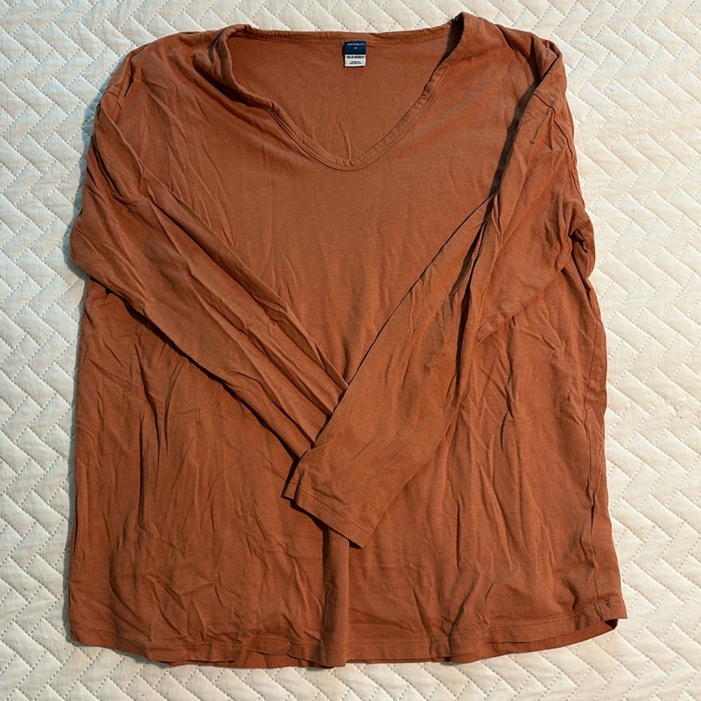 Maternity top/nursing friendly